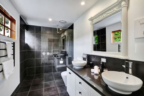 Alpine Sadler Retreat - Accommodation Noosa 4