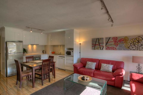 Alpine View Apartments - Accommodation Noosa 1
