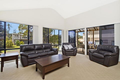 Amara 6 Wesley Avenue - Accommodation Noosa 1