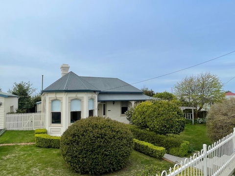 Amaroo Guest House - Accommodation Noosa 2