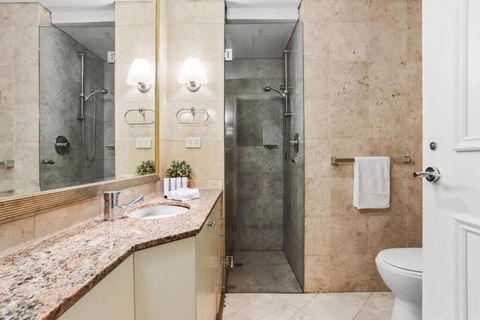 Amazing Apartment In Sydney CBD With Rooftop Pool - Accommodation Noosa 4