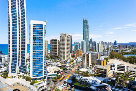 Amazing Chevron Heart Of Surfers Apartment - Accommodation Noosa 4