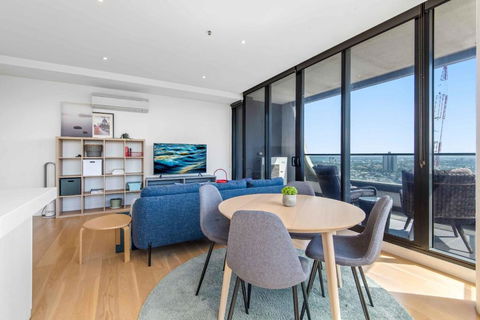 Amazing City Sea & Shrine View W Free Parking - Accommodation Noosa 3