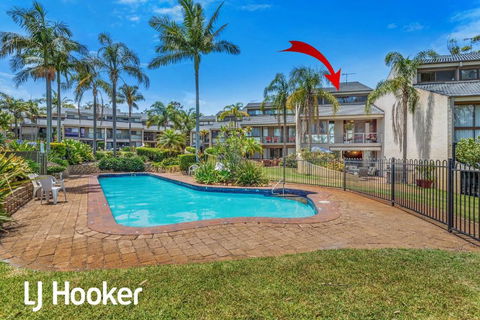 Amazing Waterfront Location - Accommodation Noosa 0