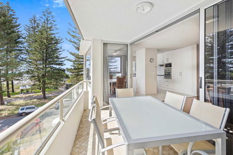 Ambassador Beachfront Apartments - Hosted By Burleigh Letting - Accommodation Noosa 4