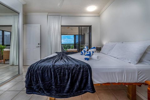 An Adorable Apartment On Abbott - Stunning Views - Accommodation Noosa 3