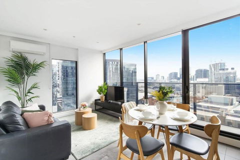An Amazing 2BR Apt With City Views In Southbank - Accommodation Noosa 0
