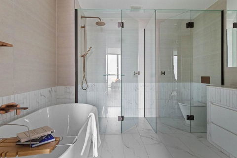 An Astonishing 3BR Apt At Sapphire By The Gardens - Accommodation Noosa 2