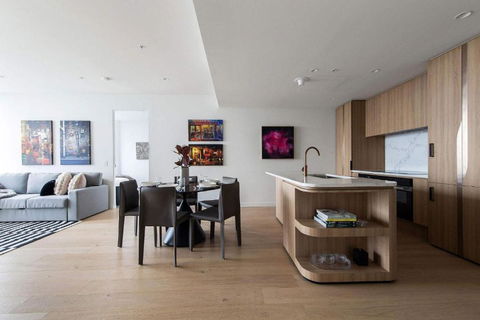 An Astonishing 3BR Apt At Sapphire By The Gardens - Accommodation Noosa 3