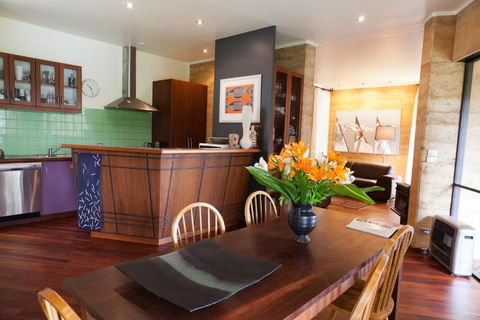Anagama House & Studio - Accommodation Noosa 0