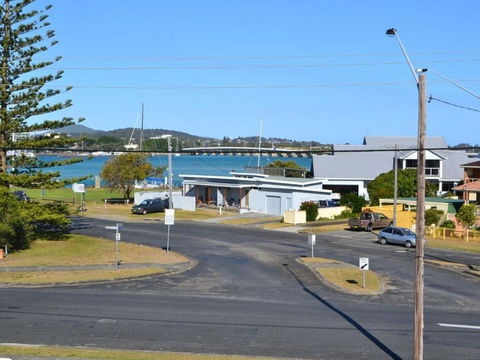 Anchorage 10 - Accommodation Noosa 4