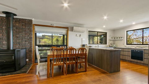Anchored On Capes Upstairs - Accommodation Noosa 3