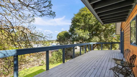 Anchored On Capes Upstairs - Accommodation Noosa 2