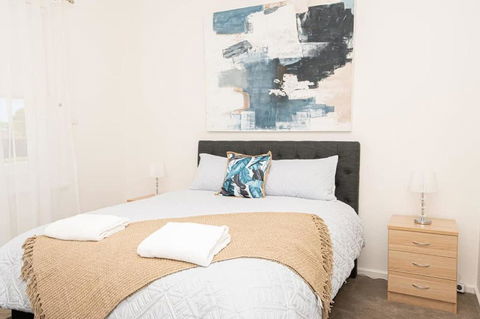 Anson Cottage 1900s CBD Home Private & Practical - Accommodation Noosa 2