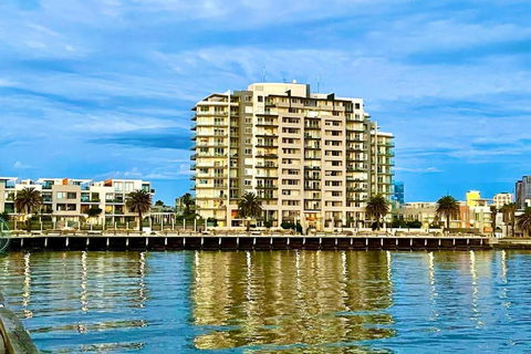 Amzing Ocean View Spacious Three Bedrooms Apartment Port Melbourne - Accommodation Noosa 3