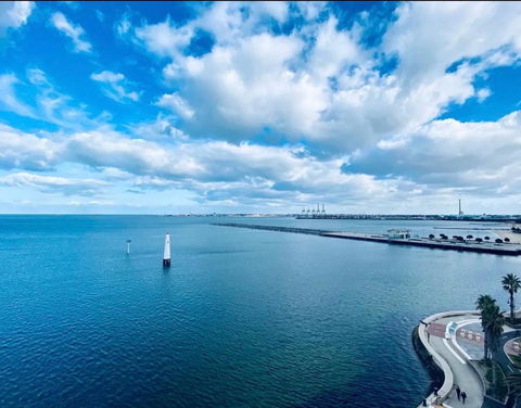 Amzing Ocean View Spacious Three Bedrooms Apartment Port Melbourne - Accommodation Noosa 0