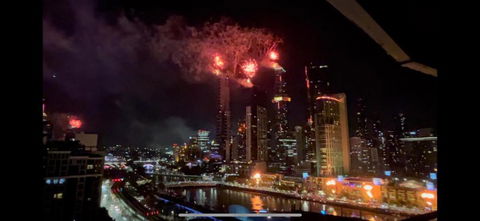 Aura2107, 2 Bedroom Apartment With Balcony, Stunning Yarra River And City Views - Accommodation Noosa 3