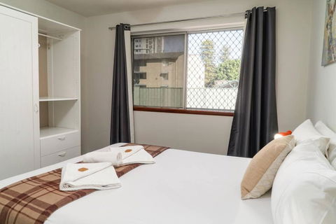 Apartment 1 Burswood - Accommodation Noosa 4