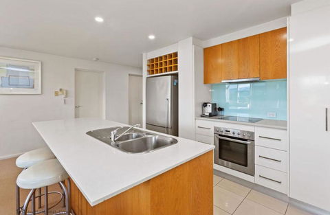 Apollo Blue Ocean View Unit 1-A Free WIFI - Accommodation Noosa 2