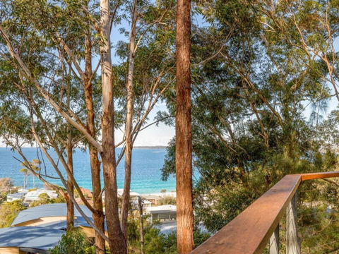 Aqua Pure At Hyams Beach - Accommodation Noosa 1