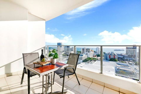 Arafura Adventure - CBD Suite With Sprawling Views - Accommodation Noosa 0