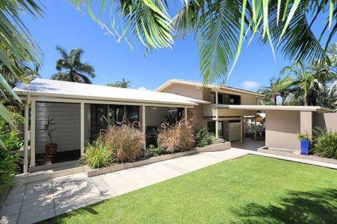 Archies Beach Abode - Accommodation Noosa 0