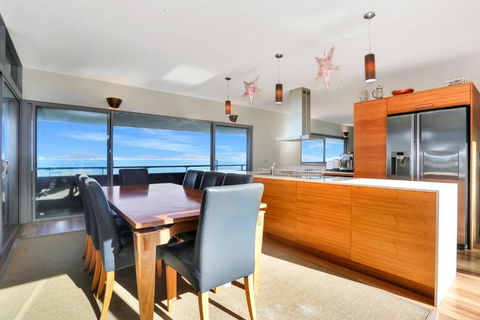 Architectural Design On The Beach - Accommodation Noosa 4