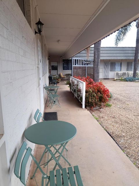 Aromet Motor Inn - Accommodation Noosa 1