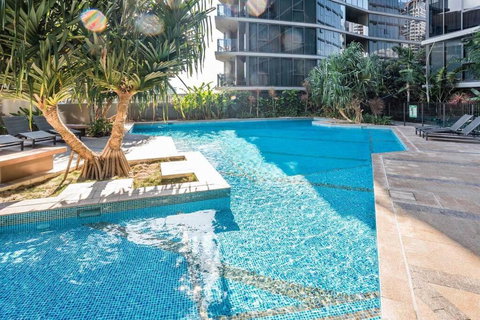 Artistic South Brisbane 2 Bedroom Apartment With Parking - Accommodation Noosa 2