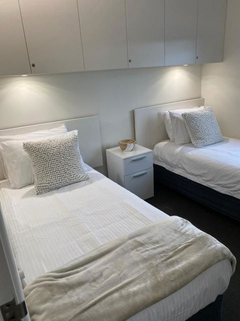 At The Beach Mooloolaba, Private Rooftop With Spa, 50m To Beach, Surfclub And Esplanade - Accommodation Noosa 4