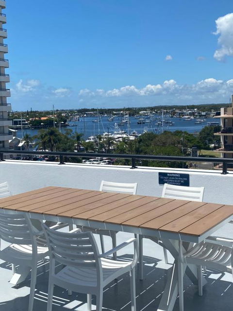 At The Beach Mooloolaba, Private Rooftop With Spa, 50m To Beach, Surfclub And Esplanade - Accommodation Noosa 1