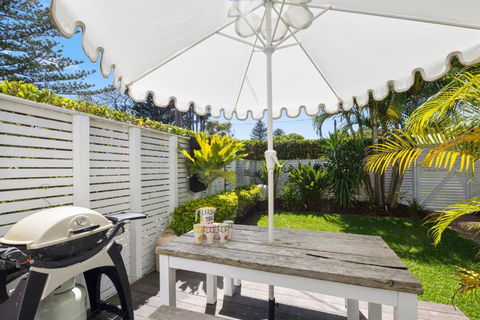 Avalon Beach Cottage, Private, 150m To The Beach! - Accommodation Noosa 1