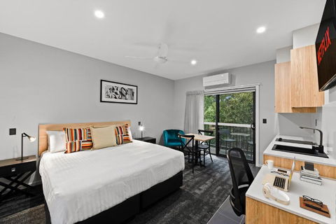 AVENUE MOTEL APARTMENTS - Accommodation Noosa 4