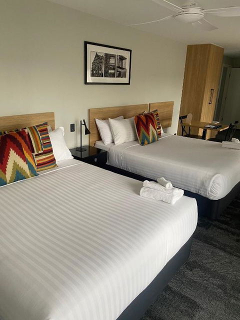 AVENUE MOTEL APARTMENTS - Accommodation Noosa 1