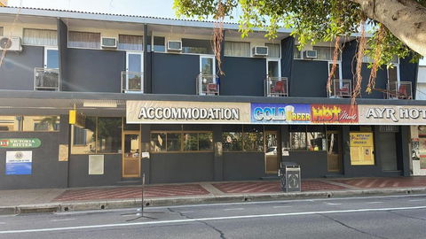 Ayr Hotel - Accommodation Noosa 0