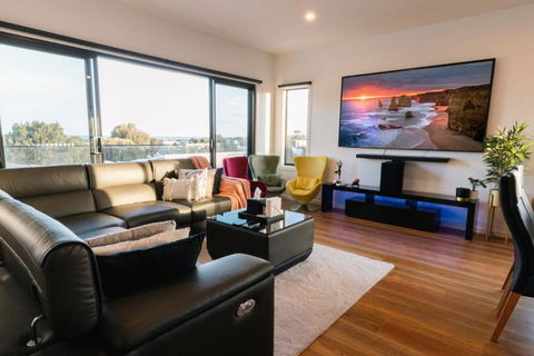 Ayubo - Accommodation Noosa 2