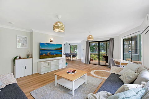 Aqua Adventures Retreat. Waterfront Playground - Accommodation Noosa 4