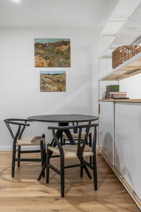 Architectural Delight On Lonsdale - Accommodation Noosa 4