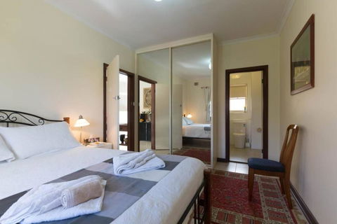 B9 Crawley Apartment 1 BRM & Sleepout Near UWA - Accommodation Noosa 0