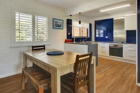 Azure Beach - Accommodation Noosa 1