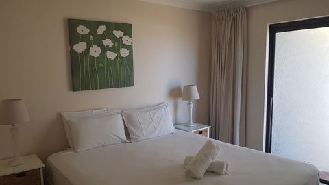 Mykonos Apartments - Accommodation Noosa 7