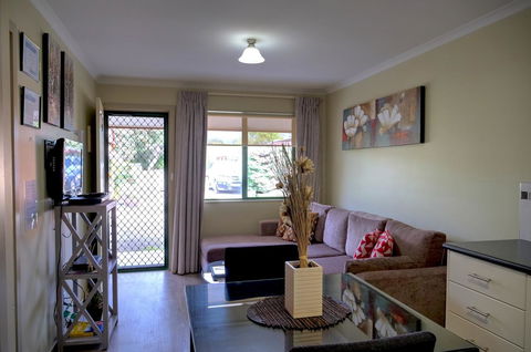Ficifolia Lodge - Accommodation Noosa 3