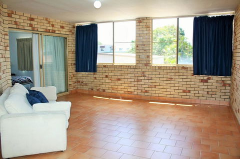 Spacious Unit With Views Of Pumicestone - Wattle Ave, Bongaree - Accommodation Noosa 5