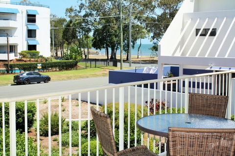 Spacious Unit With Views Of Pumicestone - Wattle Ave, Bongaree - Accommodation Noosa 9