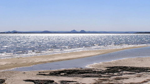 Huge Top Floor Unit Across The Road....Waterfront!! - Accommodation Noosa 15