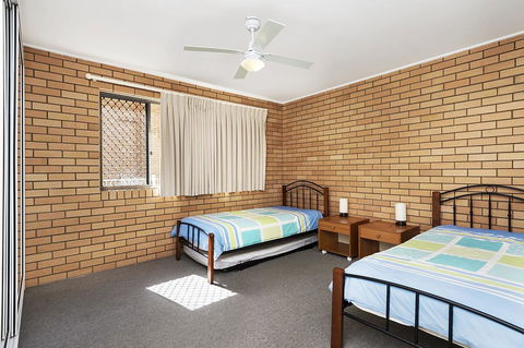Ground Floor Air Conditioned, Fabulous Waterviews Overlooking Pumicestone Passage - Accommodation Noosa 1