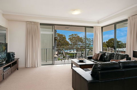 Spectacular Unit Overlooking Pumicestone Passage - Welsby Pde, Bongaree - Accommodation Noosa 2