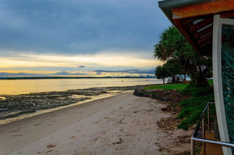 Spectacular Unit Overlooking Pumicestone Passage - Welsby Pde, Bongaree - Accommodation Noosa 11