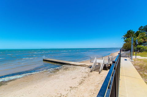 Spectacular Unit Overlooking Pumicestone Passage - Welsby Pde, Bongaree - Accommodation Noosa 4