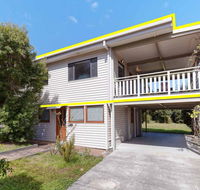 'Beach Break 1' 1/10 Lionel Street - upstairs unit with Aircon - Accommodation Noosa